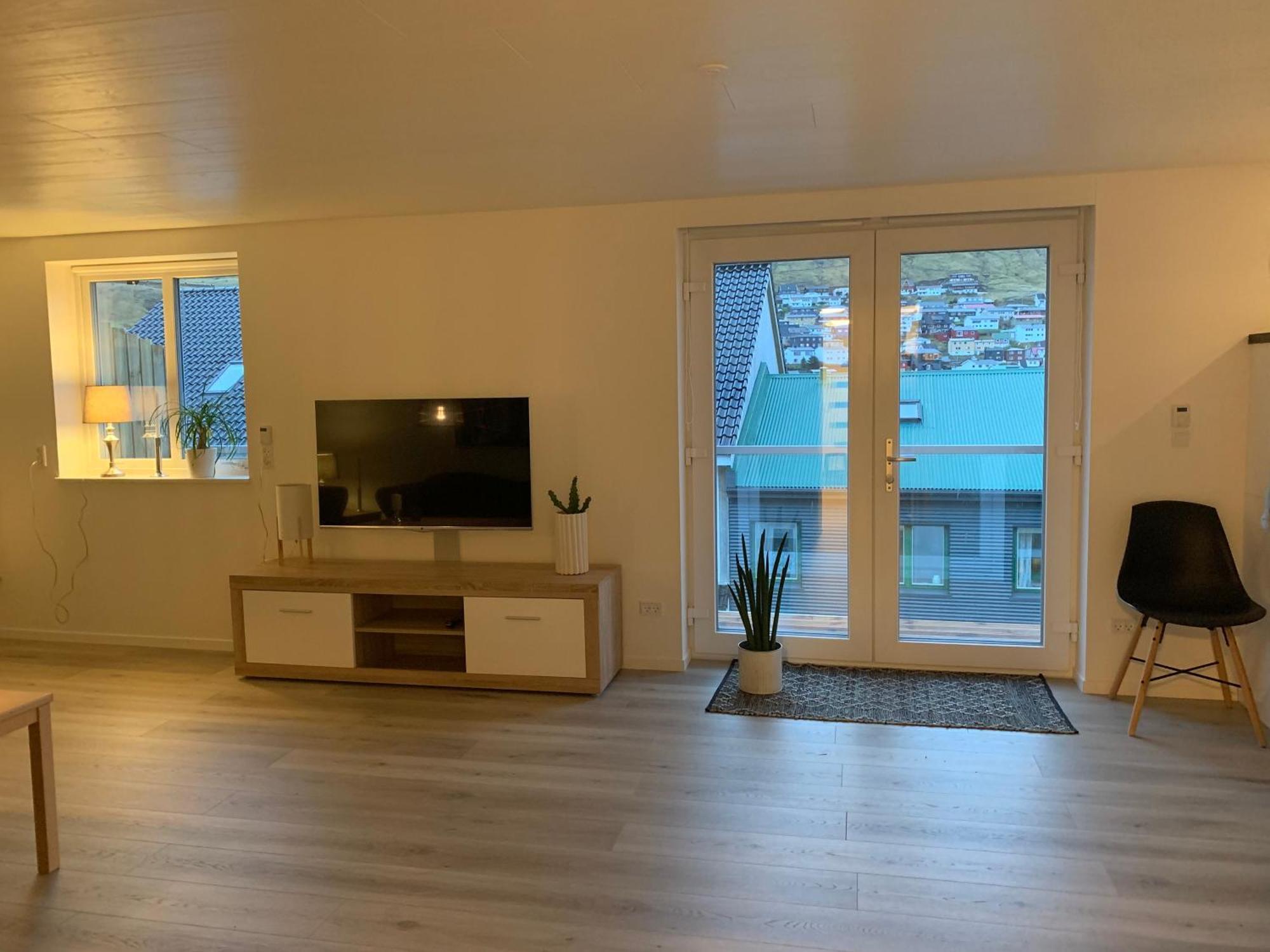 Spacious Apartment On N.P.Gota 8A, Klaksvík Екстериор снимка